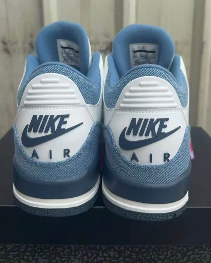 👖Jordan 3 Retro Levi’s x Jordan “All Stars” Denim [$470 on StockX]
